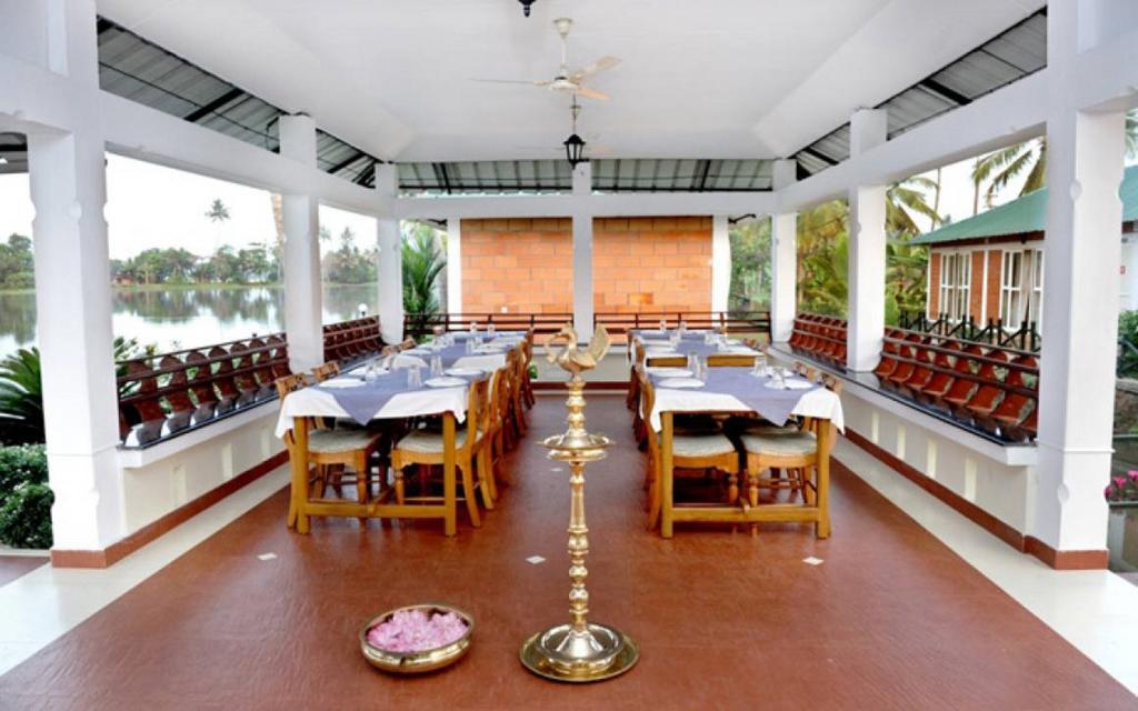 Riverine Resort Alappuzha Zewnętrze zdjęcie